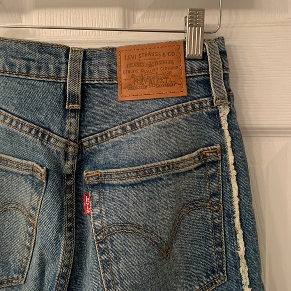 Levi’s Ribcage jeans - Picture 6 of 9